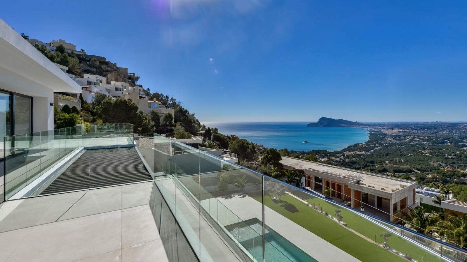 4 bedroom Villa for sale in Altea with pool - € 2,690,000 (Ref: 8744666)