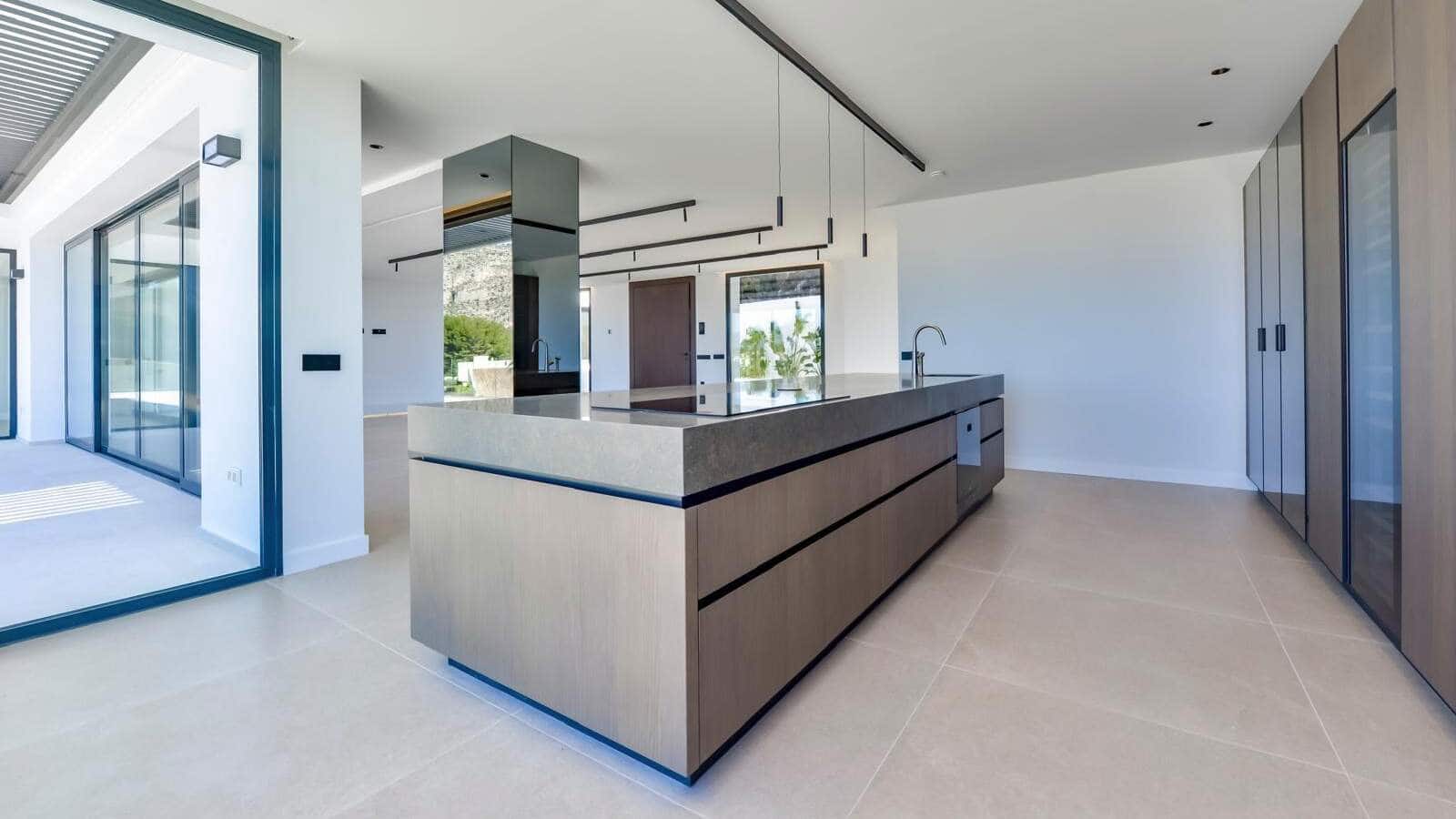 4 bedroom Villa for sale in Altea with pool - € 2,690,000 (Ref: 8744666)