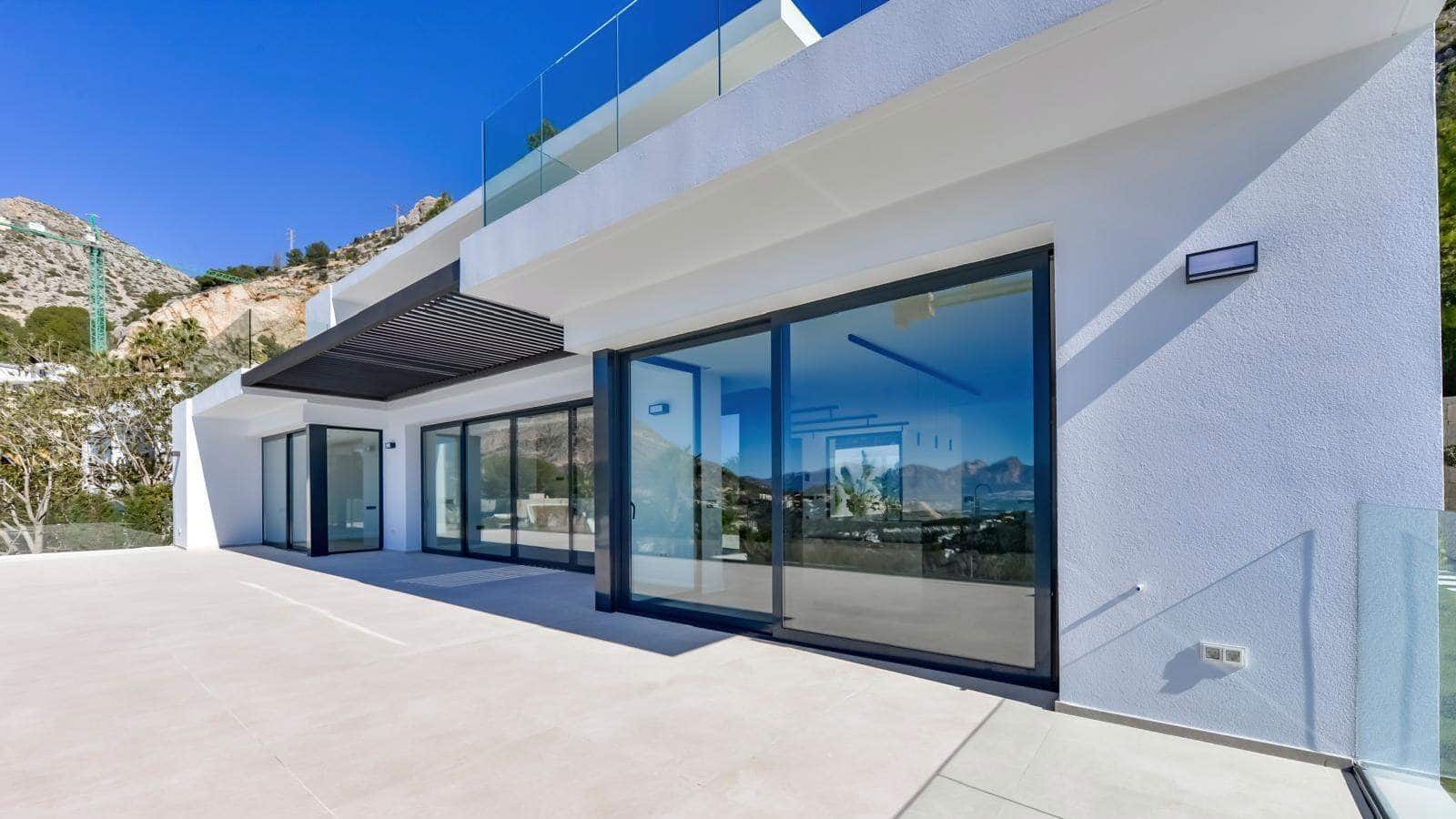 4 bedroom Villa for sale in Altea with pool - € 2,690,000 (Ref: 8744666)