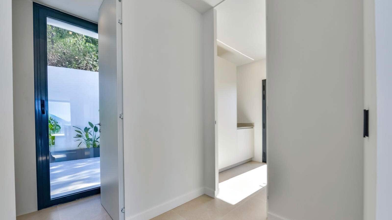 4 bedroom Villa for sale in Altea with pool - € 2,690,000 (Ref: 8744666)