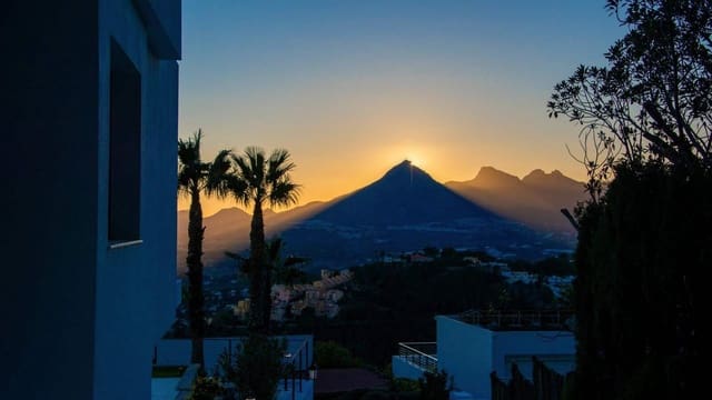 4 makuuhuone Huvila myytävänä paikassa Altea mukana uima-altaan - 2 690 000 € (Ref: 8744666)