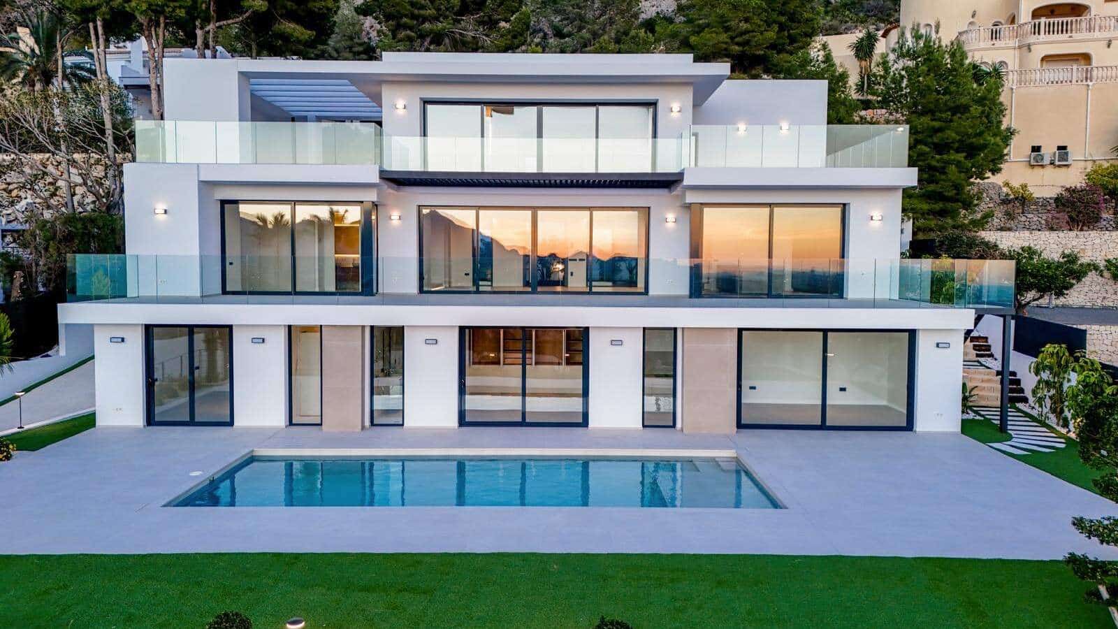 4 bedroom Villa for sale in Altea with pool - € 2,690,000 (Ref: 8744666)