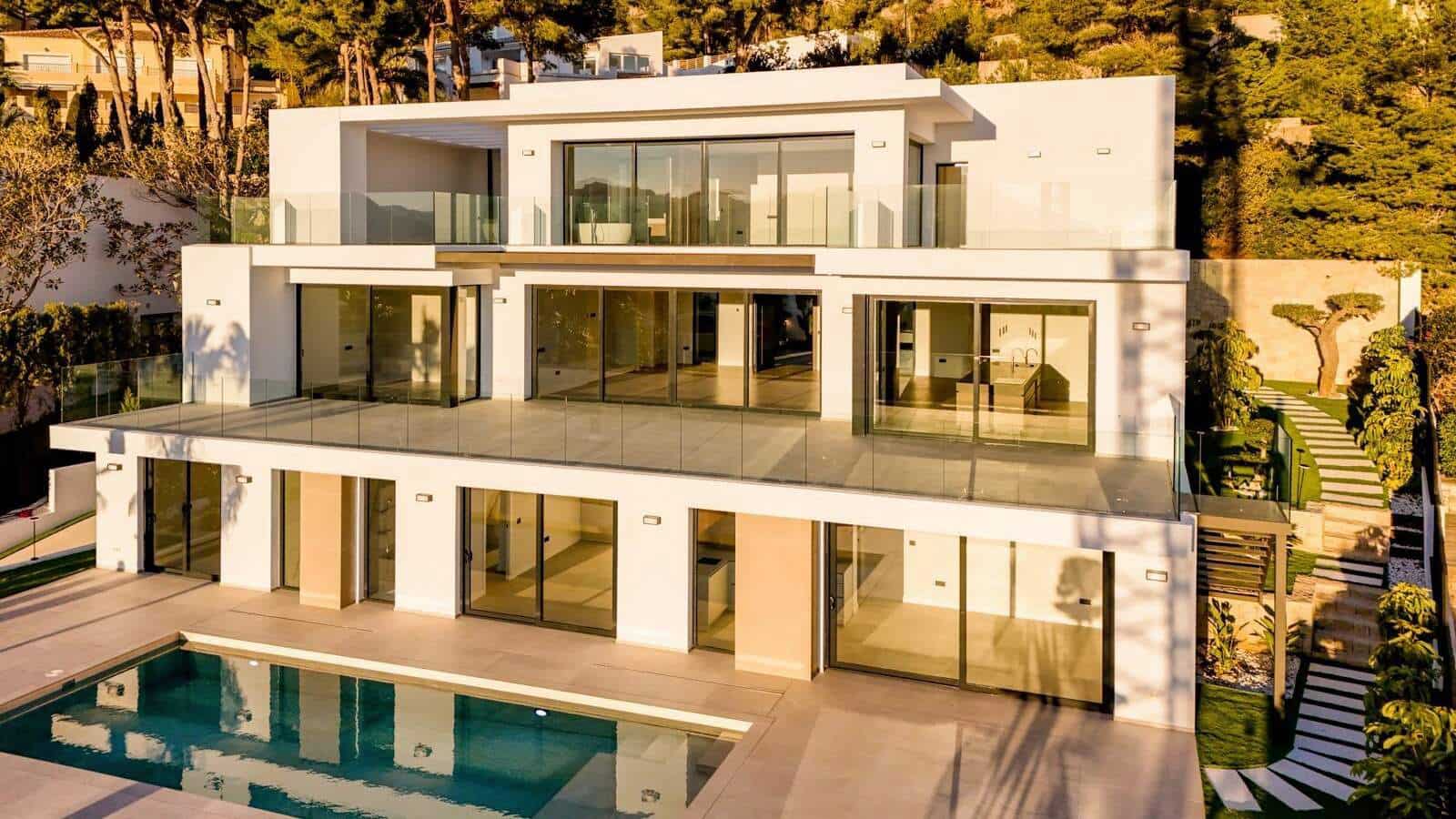 4 bedroom Villa for sale in Altea with pool - € 2,690,000 (Ref: 8744666)