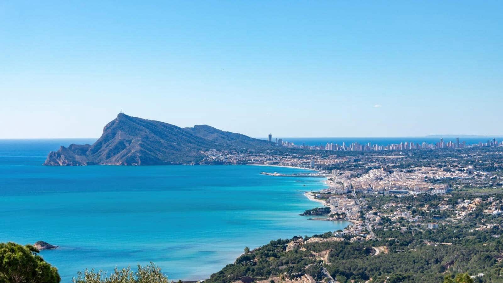 4 bedroom Villa for sale in Altea with pool - € 2,690,000 (Ref: 8744666)