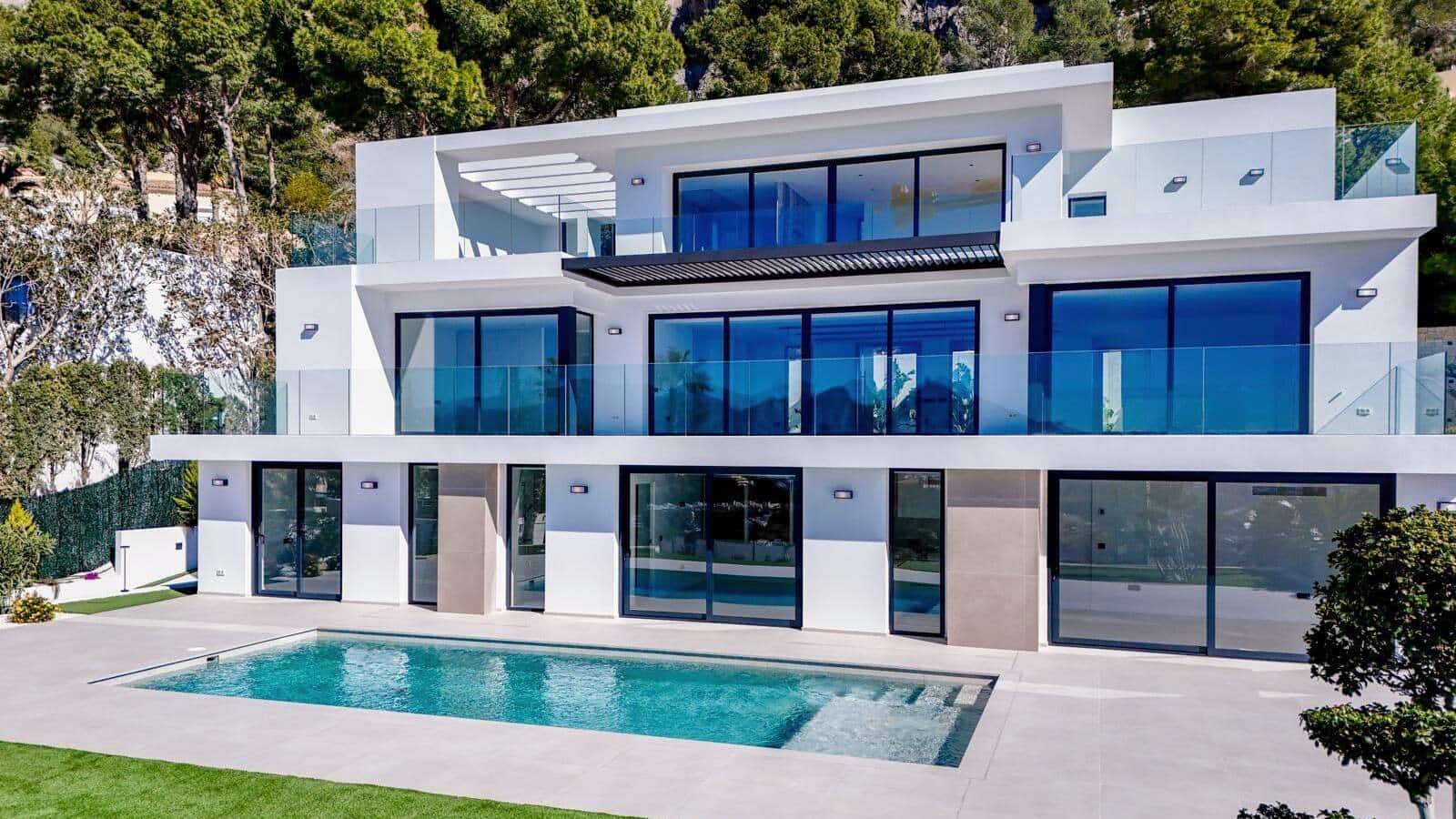 4 bedroom Villa for sale in Altea with pool - € 2,690,000 (Ref: 8744666)