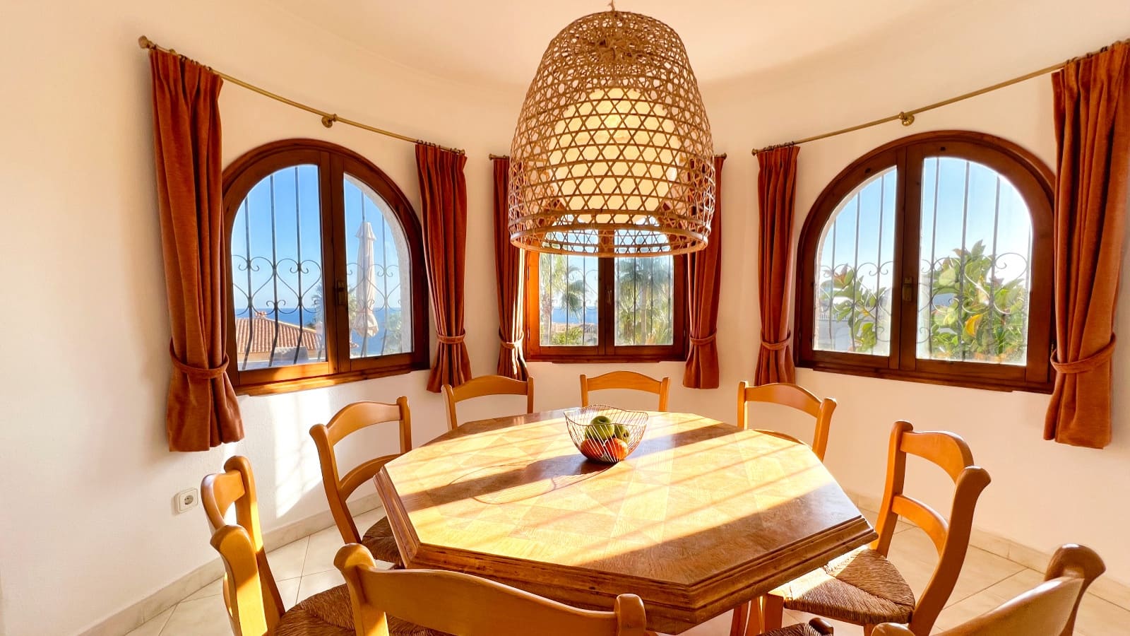 4 soveværelse Villa til salg i Calpe / Calp med swimmingpool garage - € 990.000 (Ref: 8788641)