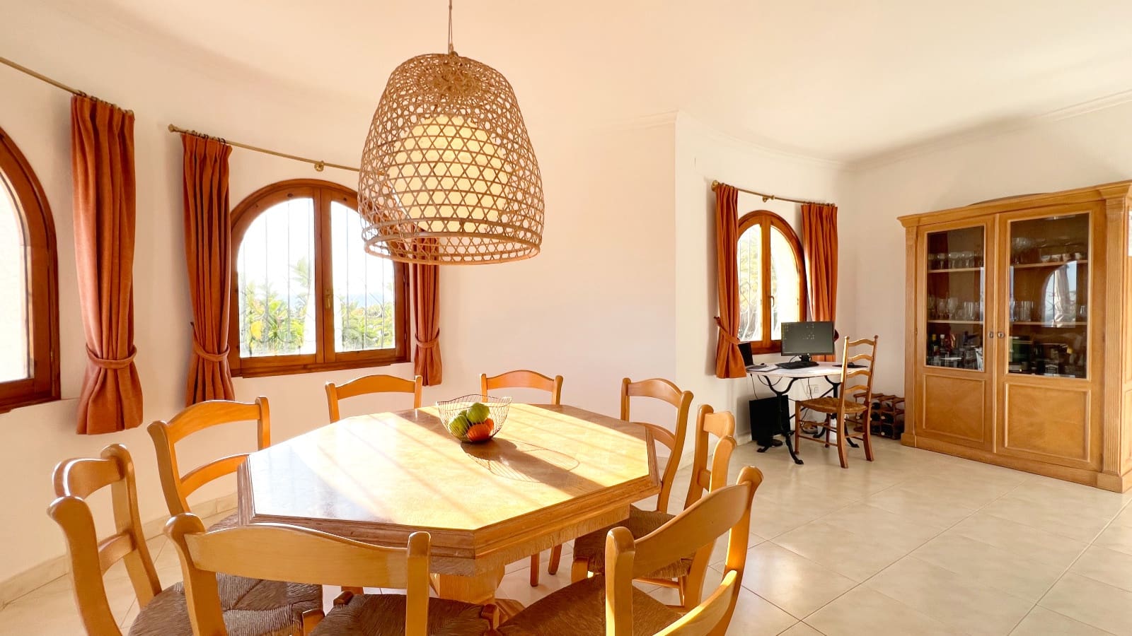 4 soveværelse Villa til salg i Calpe / Calp med swimmingpool garage - € 990.000 (Ref: 8788641)