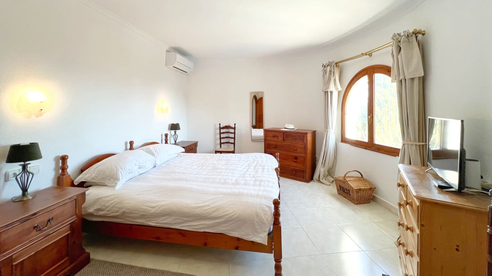 4 soveværelse Villa til salg i Calpe / Calp med swimmingpool garage - € 990.000 (Ref: 8788641)