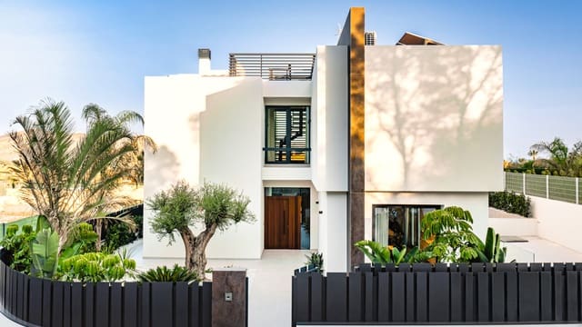 5 bedroom Villa for sale in Barranco Hondo, La Nucia with pool garage - € 1,150,000 (Ref: 8800081)