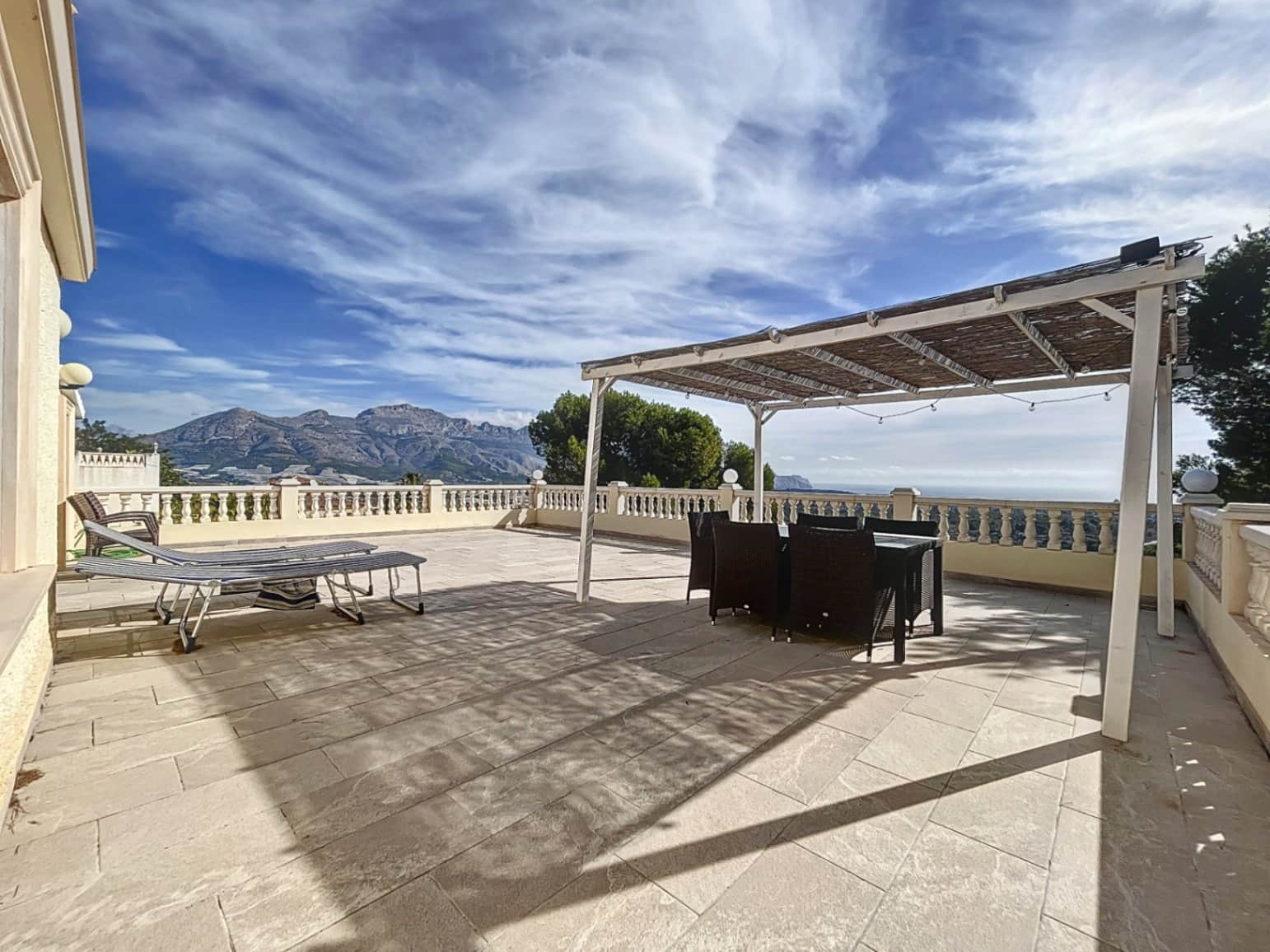 5 slaapkamer Villa te koop in La Nucia - € 775.000 (Ref: 8812425)