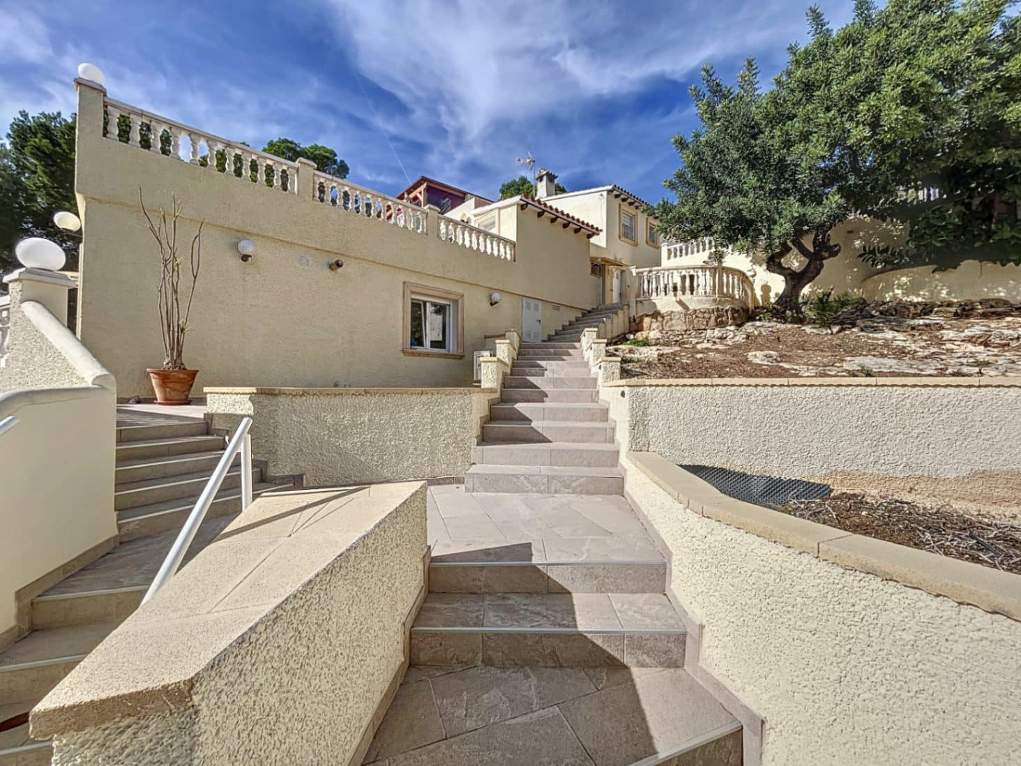 5 slaapkamer Villa te koop in La Nucia - € 775.000 (Ref: 8812425)