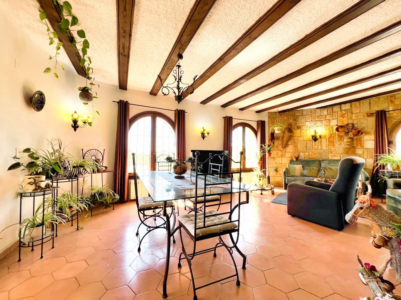 4 makuuhuone Huvila myytävänä paikassa Benissa mukana uima-altaan 
autotalli - 695 000 € (Ref: 8841879)