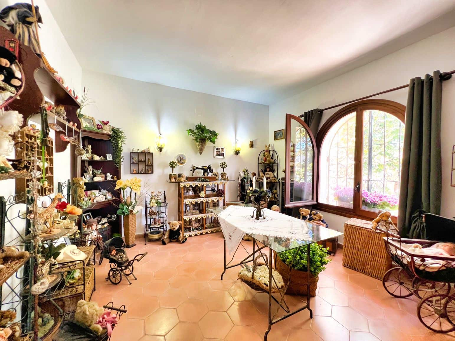 4 makuuhuone Huvila myytävänä paikassa Benissa mukana uima-altaan 
autotalli - 695 000 € (Ref: 8841879)