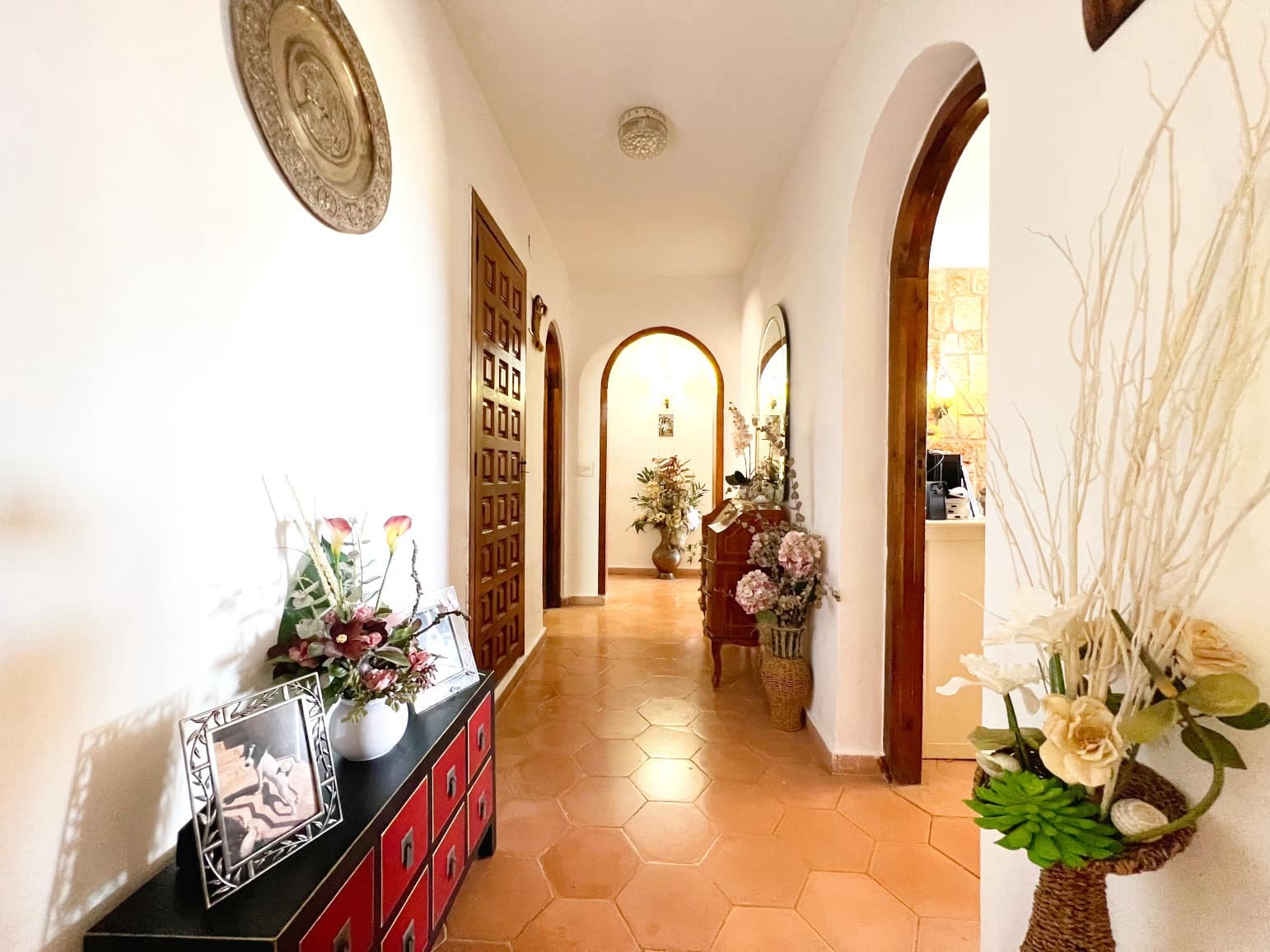 4 makuuhuone Huvila myytävänä paikassa Benissa mukana uima-altaan 
autotalli - 695 000 € (Ref: 8841879)