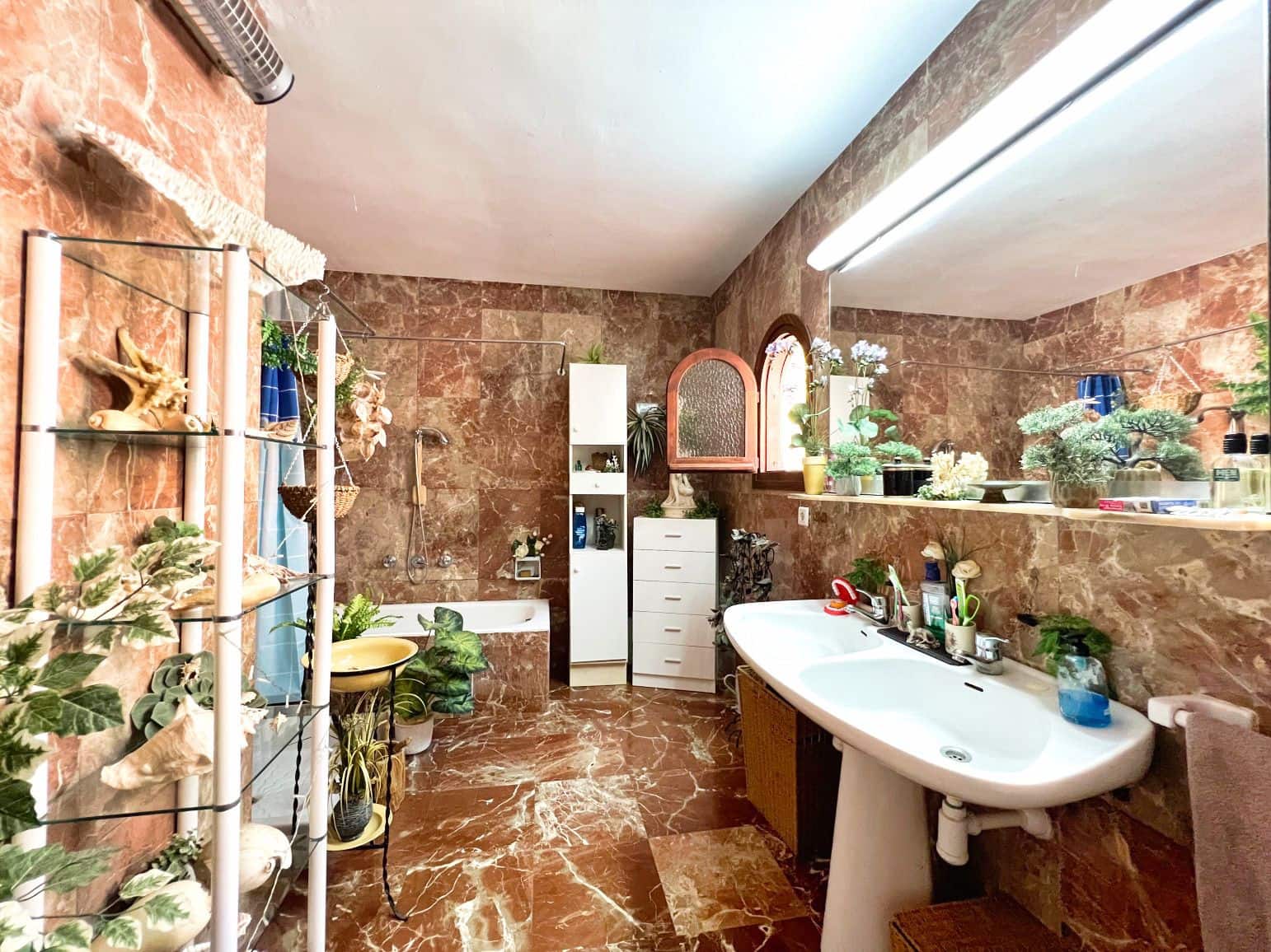 4 makuuhuone Huvila myytävänä paikassa Benissa mukana uima-altaan 
autotalli - 695 000 € (Ref: 8841879)