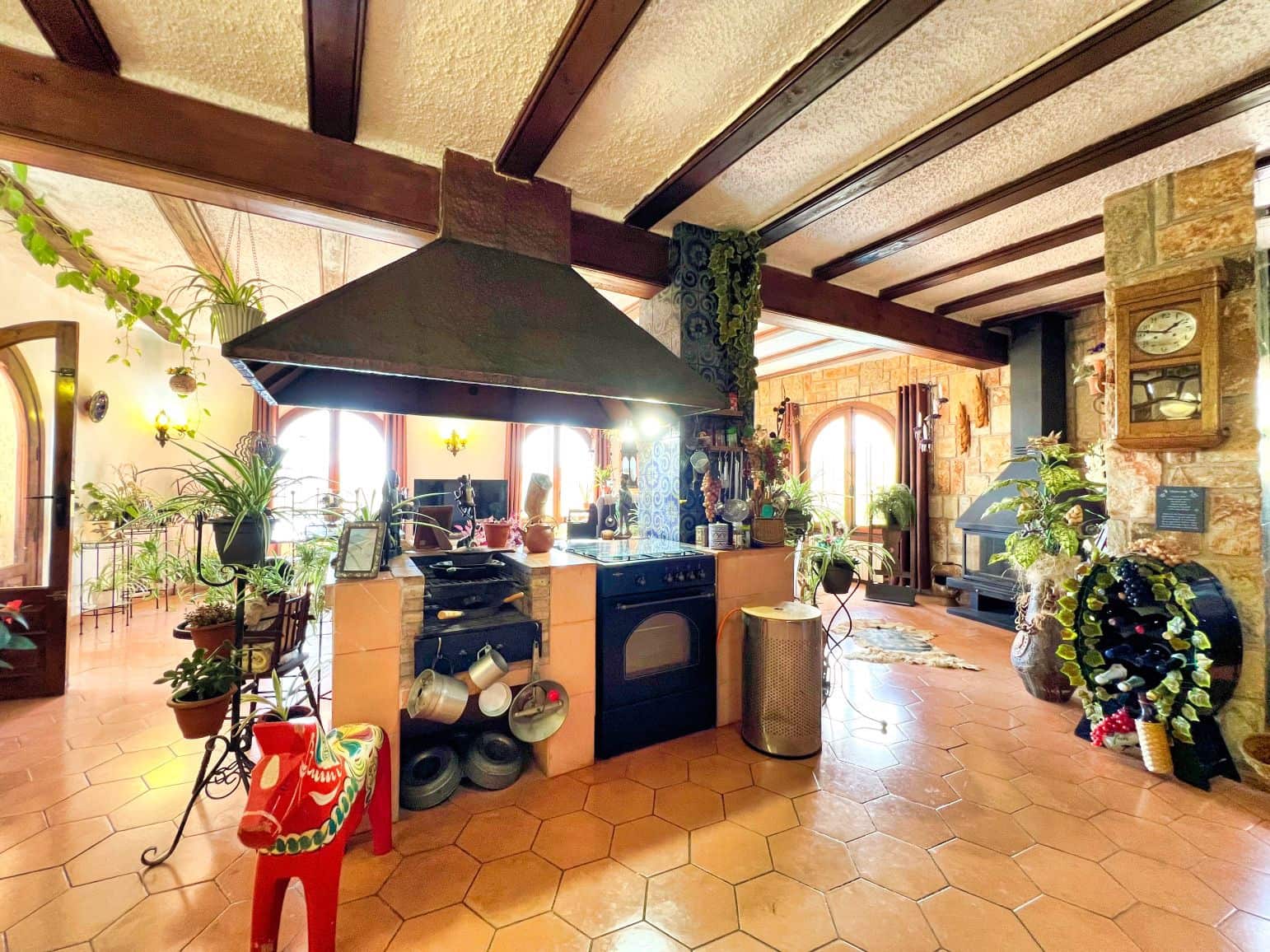 4 makuuhuone Huvila myytävänä paikassa Benissa mukana uima-altaan 
autotalli - 695 000 € (Ref: 8841879)