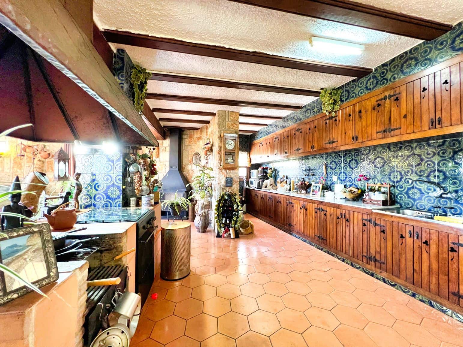 4 makuuhuone Huvila myytävänä paikassa Benissa mukana uima-altaan 
autotalli - 695 000 € (Ref: 8841879)