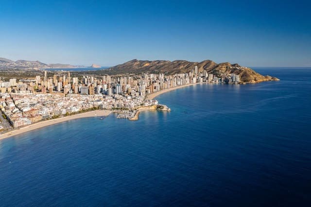 2 bedroom Apartment for sale in Playa Poniente, Benidorm with pool - € 1,600,000 (Ref: 8868616)
