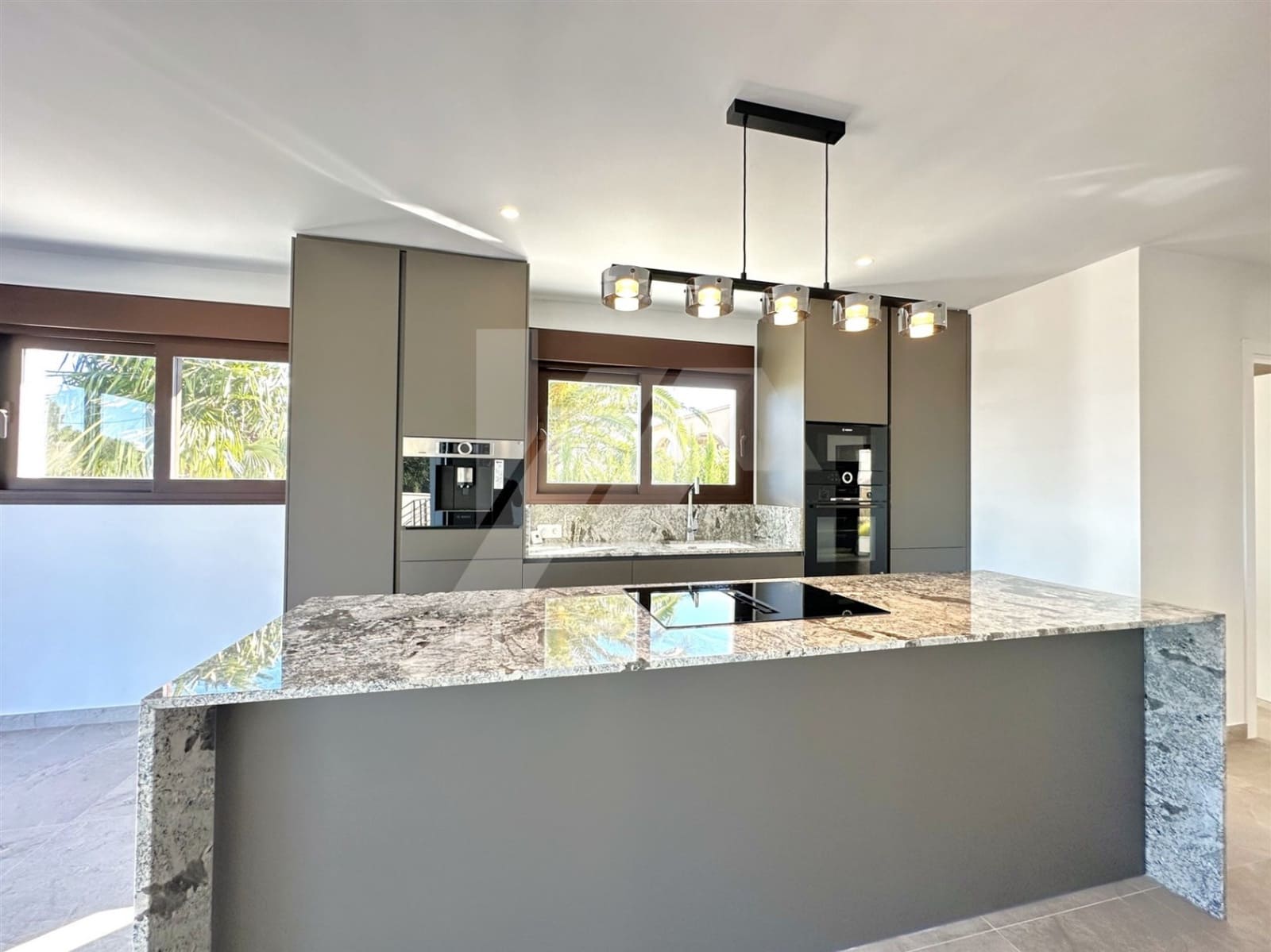 Chalet de 4 habitaciones en Dénia en venta con piscina garaje - 999.000 € (Ref: 8868625)