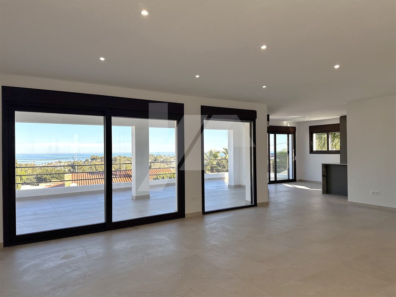 Chalet de 4 habitaciones en Dénia en venta con piscina garaje - 999.000 € (Ref: 8868625)