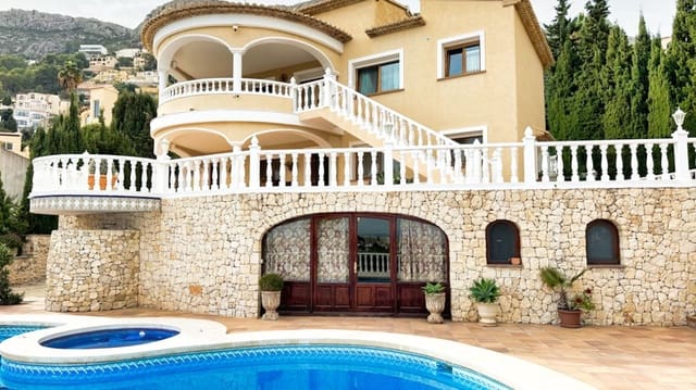 7 chambre Villa/Maison à vendre à Maryvilla, Calpe / Calp avec piscine garage - 1 150 000 € (Ref: 8868636)