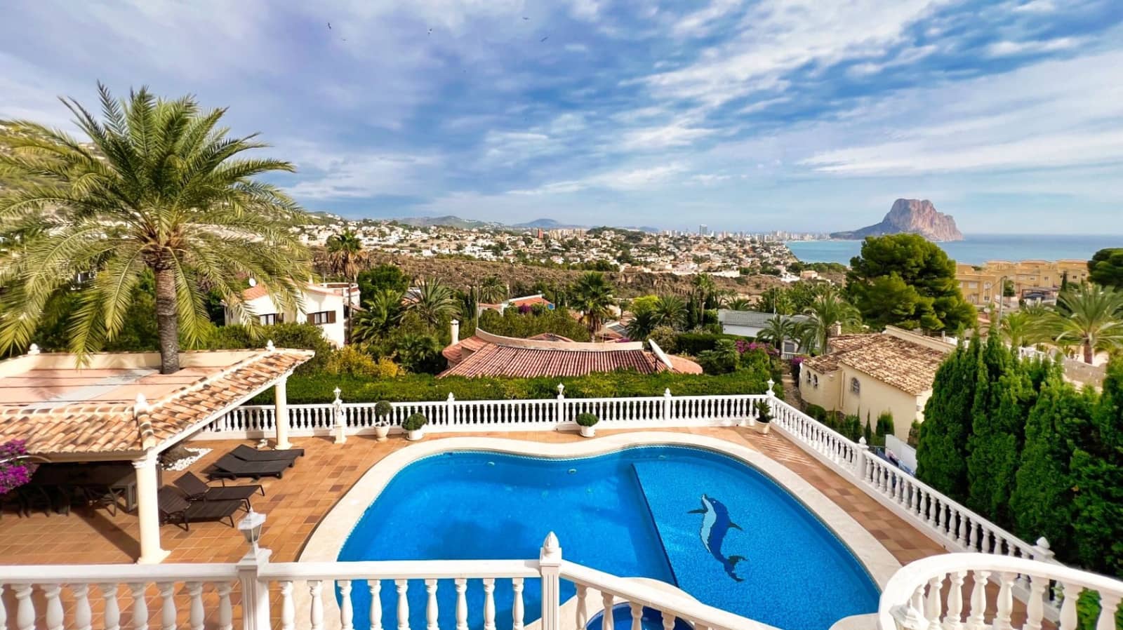 7 makuuhuone Huvila myytävänä paikassa Calpe / Calp mukana uima-altaan 
autotalli - 1 150 000 € (Ref: 8868636)