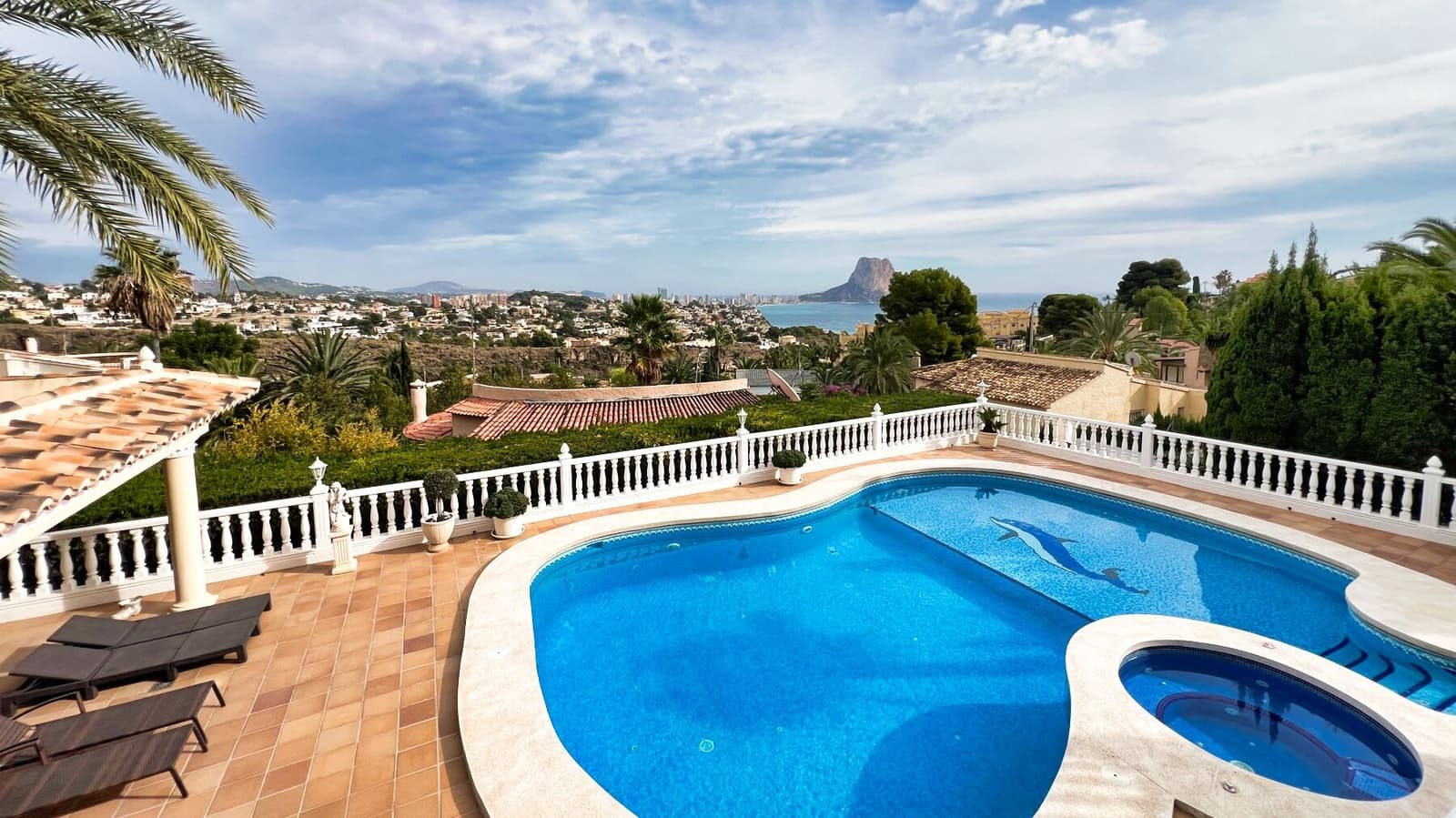 7 makuuhuone Huvila myytävänä paikassa Calpe / Calp mukana uima-altaan 
autotalli - 1 150 000 € (Ref: 8868636)