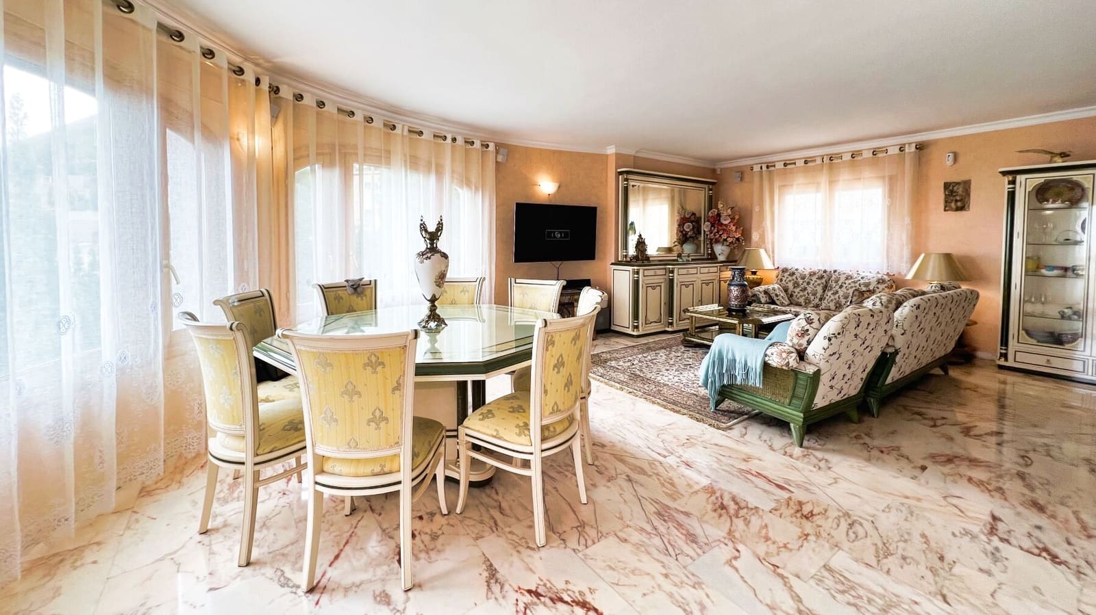 7 makuuhuone Huvila myytävänä paikassa Calpe / Calp mukana uima-altaan 
autotalli - 1 150 000 € (Ref: 8868636)