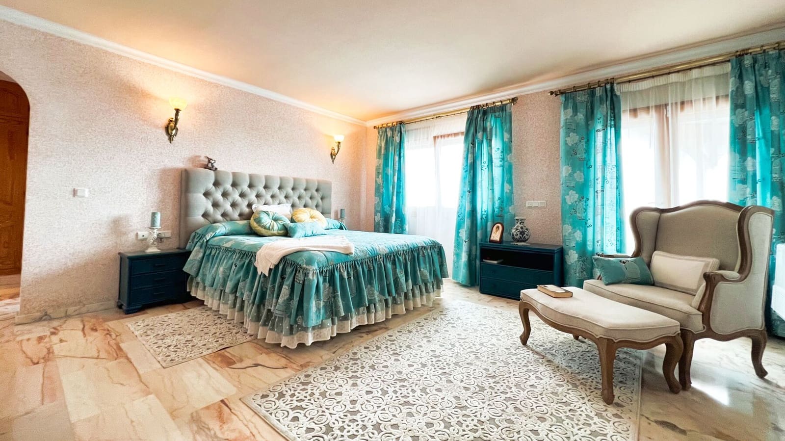 7 makuuhuone Huvila myytävänä paikassa Calpe / Calp mukana uima-altaan 
autotalli - 1 150 000 € (Ref: 8868636)