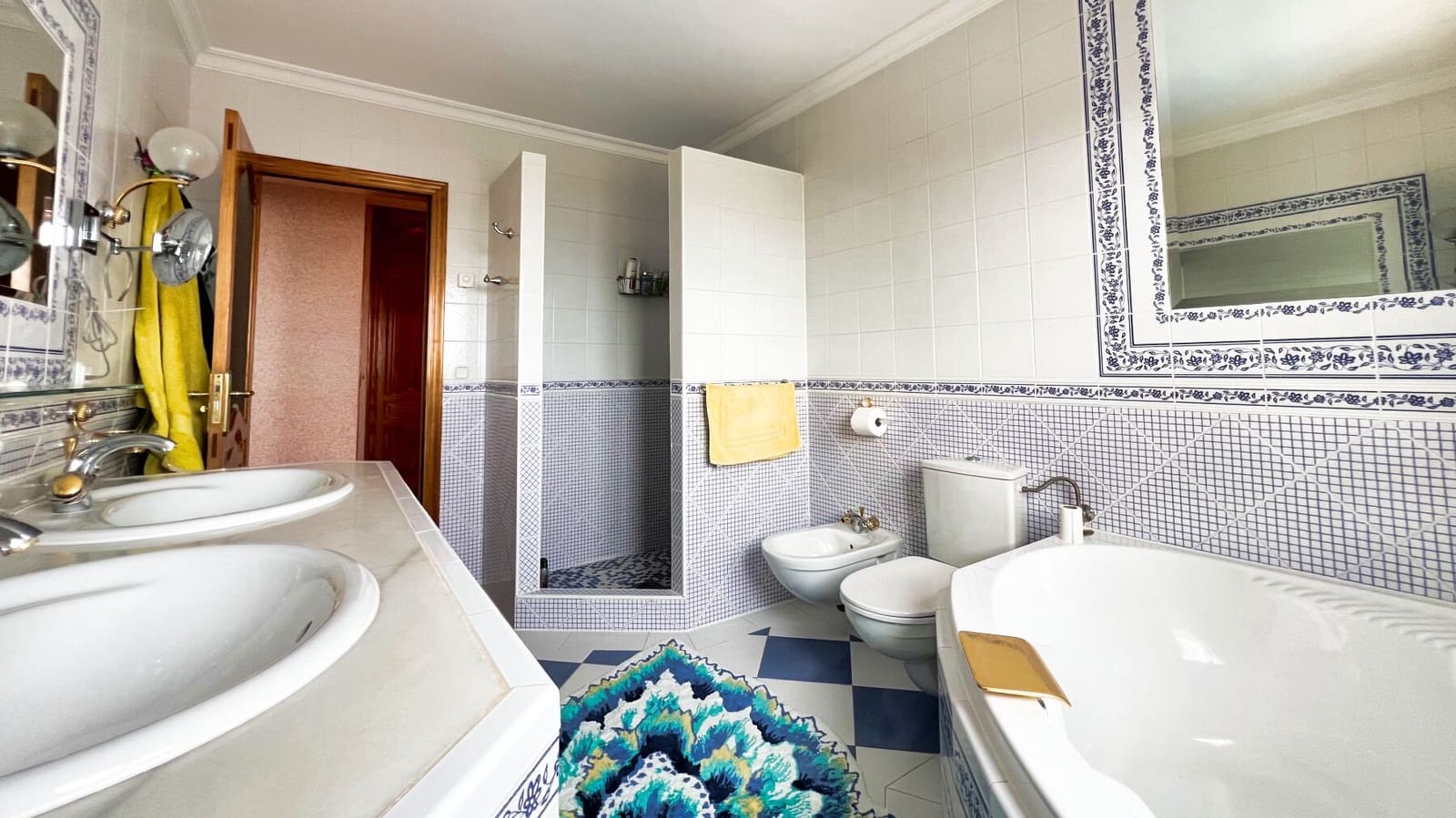 7 makuuhuone Huvila myytävänä paikassa Calpe / Calp mukana uima-altaan 
autotalli - 1 150 000 € (Ref: 8868636)