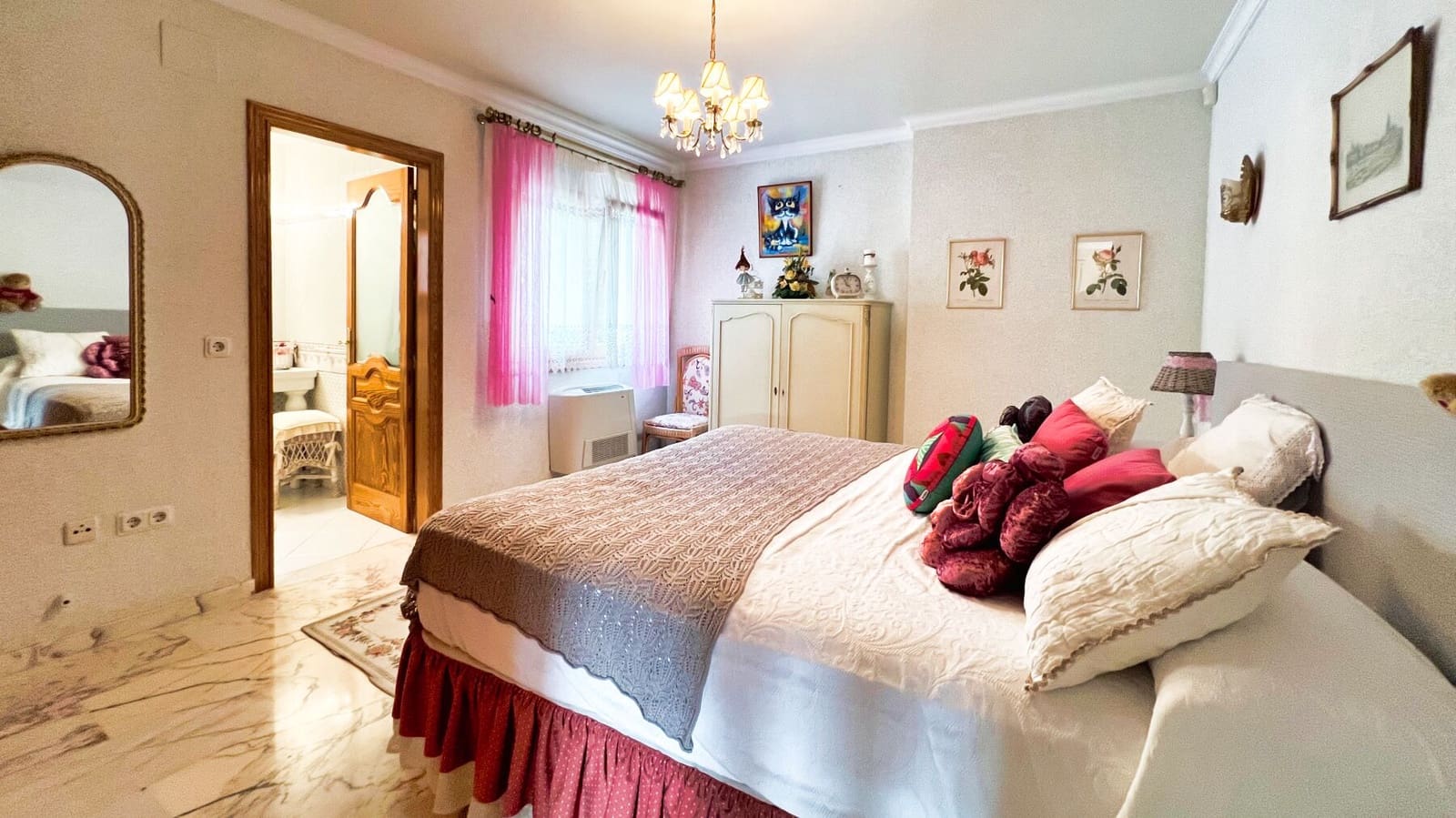 7 makuuhuone Huvila myytävänä paikassa Calpe / Calp mukana uima-altaan 
autotalli - 1 150 000 € (Ref: 8868636)