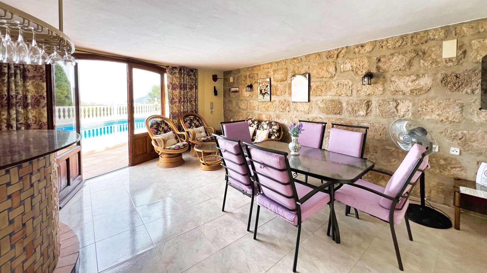 7 makuuhuone Huvila myytävänä paikassa Calpe / Calp mukana uima-altaan 
autotalli - 1 150 000 € (Ref: 8868636)