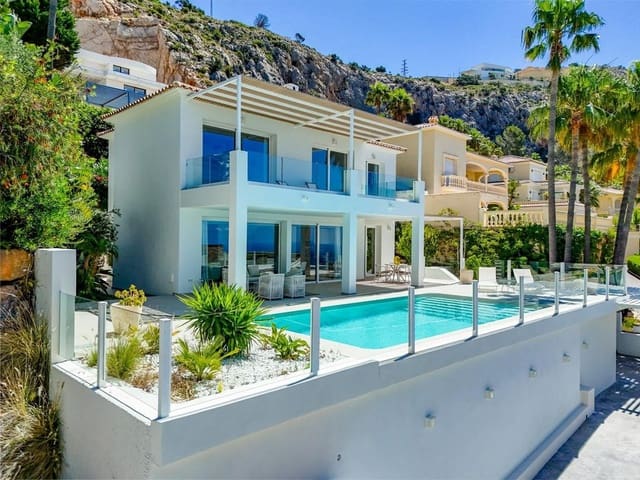 3 bedroom Villa for sale in Altea with pool garage - € 1,650,000 (Ref: 8881021)