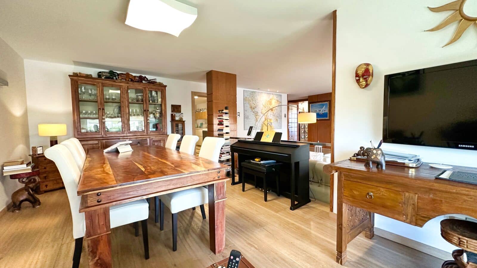 8 bedroom Villa for sale in Benidorm - € 1,295,000 (Ref: 8898182)