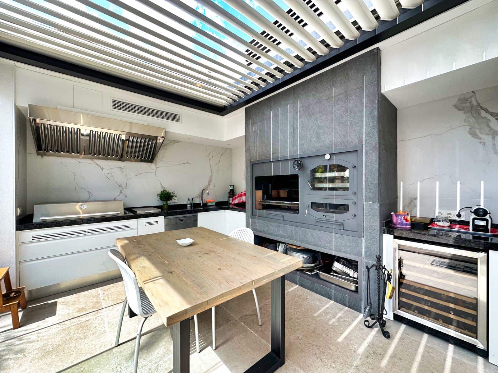 8 bedroom Villa for sale in Benidorm - € 1,295,000 (Ref: 8898182)