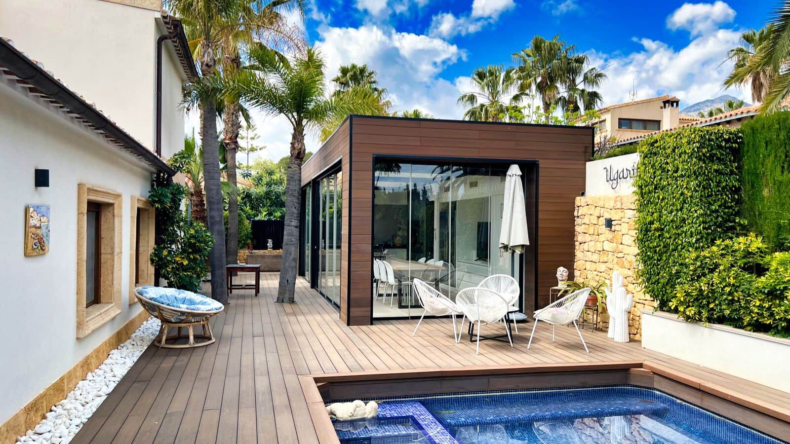 8 bedroom Villa for sale in Benidorm - € 1,295,000 (Ref: 8898182)