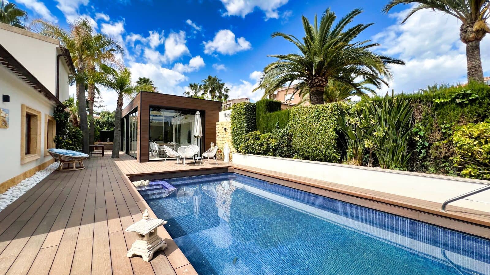 8 bedroom Villa for sale in Benidorm - € 1,295,000 (Ref: 8898182)