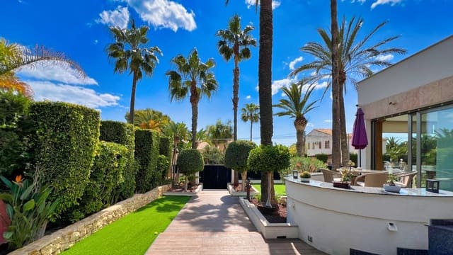 8 Zimmer Villa zu verkaufen in Benidorm - 1.295.000 € (Ref: 8898182)