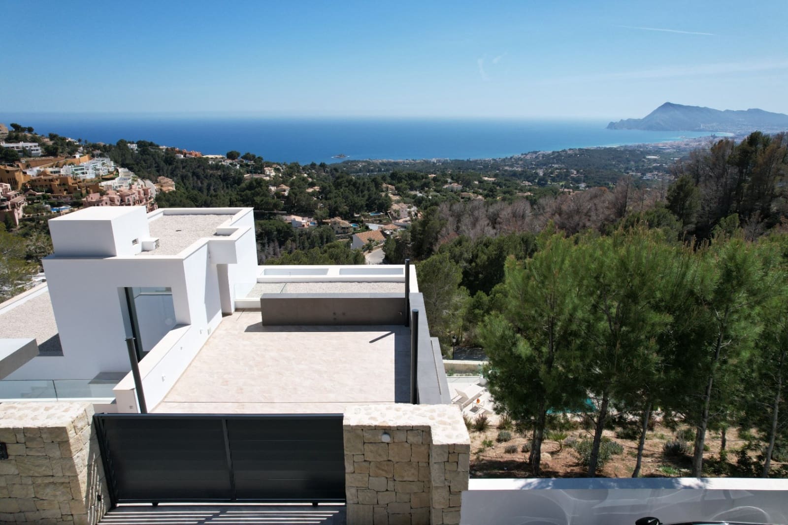 4 bedroom Villa for sale in Altea with pool garage - € 2,111,500 (Ref: 8913321)