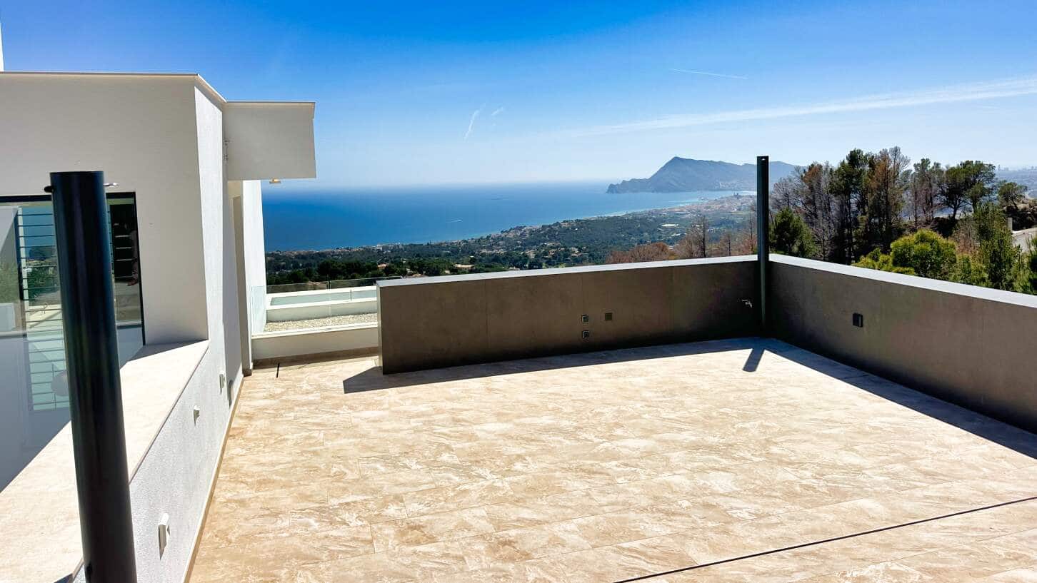 4 bedroom Villa for sale in Altea with pool garage - € 2,111,500 (Ref: 8913321)