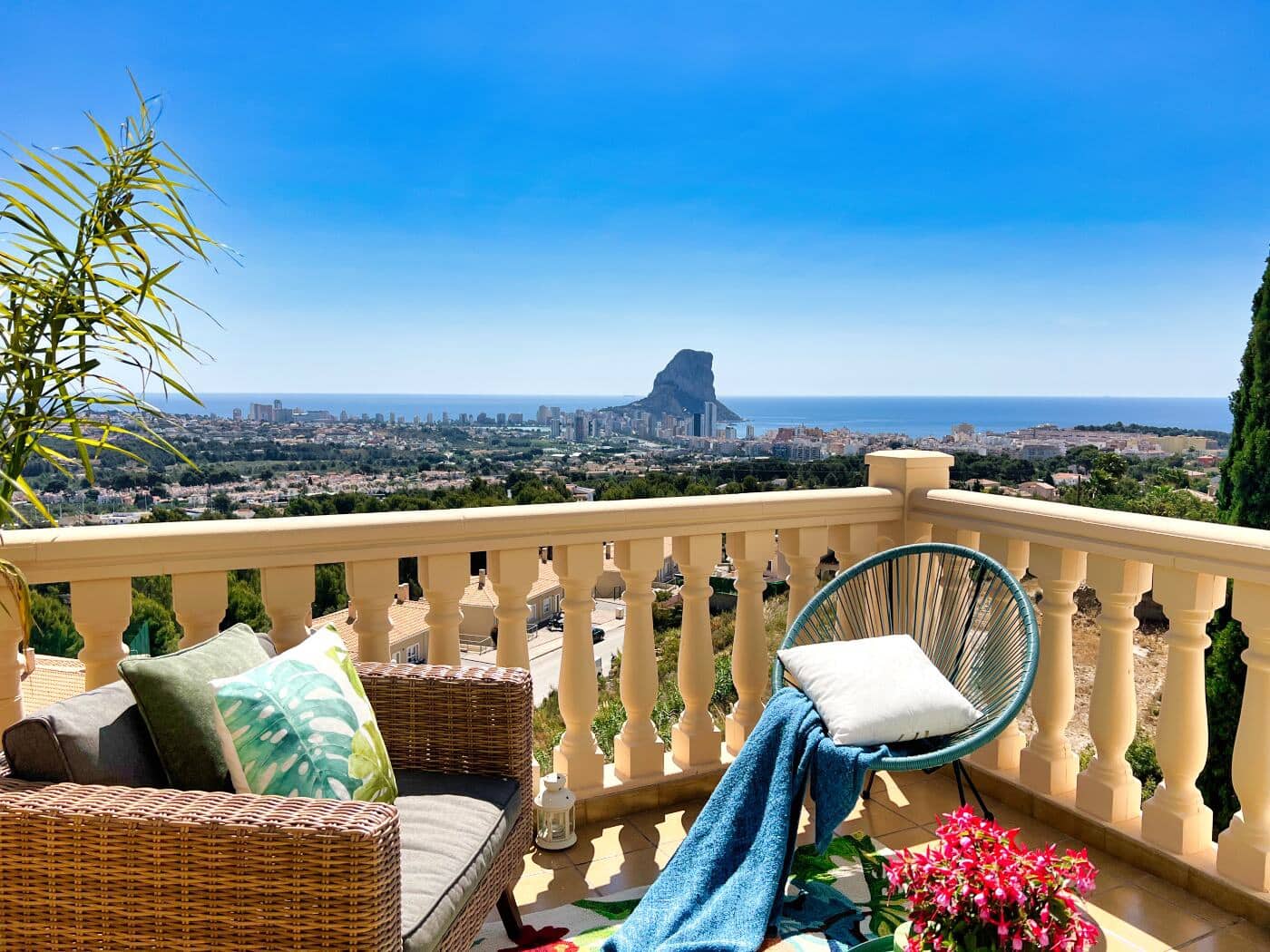 3 bedroom Villa for sale in Calpe / Calp with pool garage - € 675,000 (Ref: 8926997)
