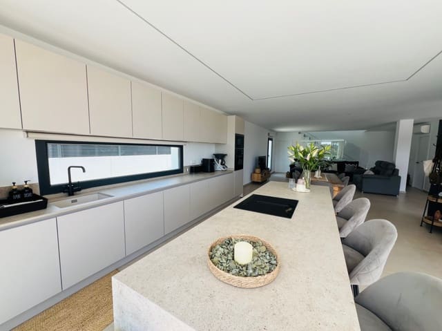 4 soveværelse Villa til salg i Altea med swimmingpool garage - € 1.175.000 (Ref: 8928517)