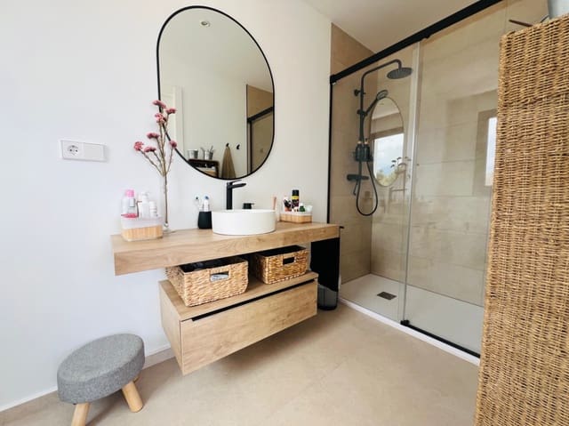 4 soveværelse Villa til salg i Altea med swimmingpool garage - € 1.175.000 (Ref: 8928517)