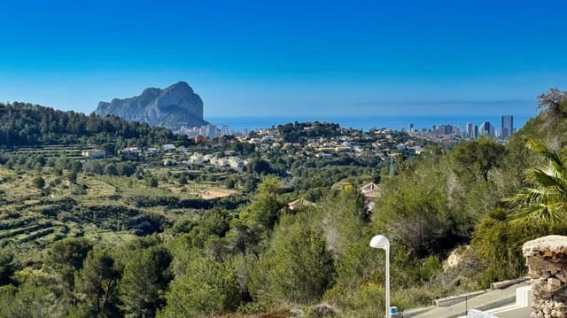 4 makuuhuone Huvila myytävänä paikassa Calpe / Calp mukana uima-altaan 
autotalli - 1 750 000 € (Ref: 8928526)