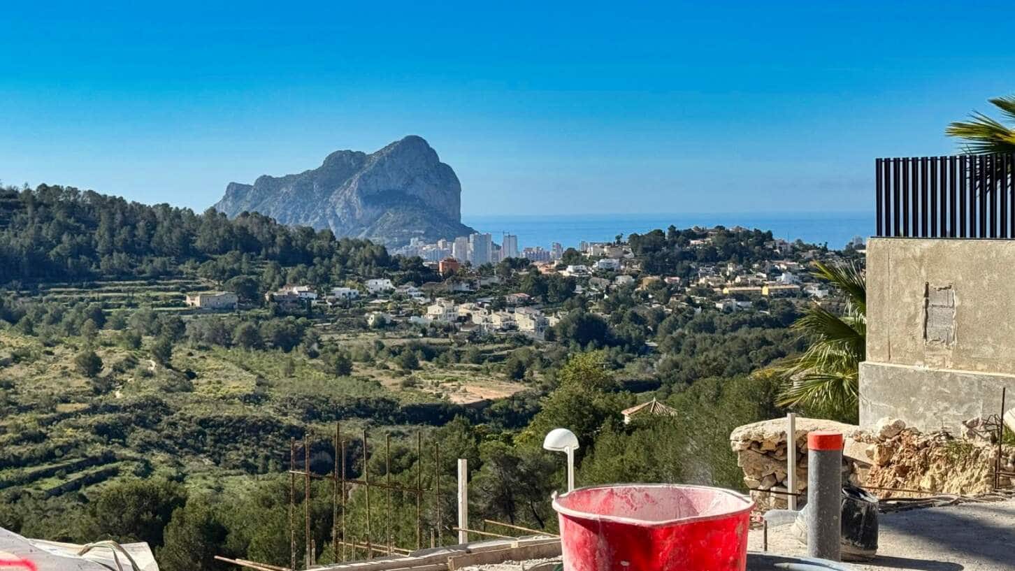 4 makuuhuone Huvila myytävänä paikassa Calpe / Calp mukana uima-altaan 
autotalli - 1 750 000 € (Ref: 8928526)