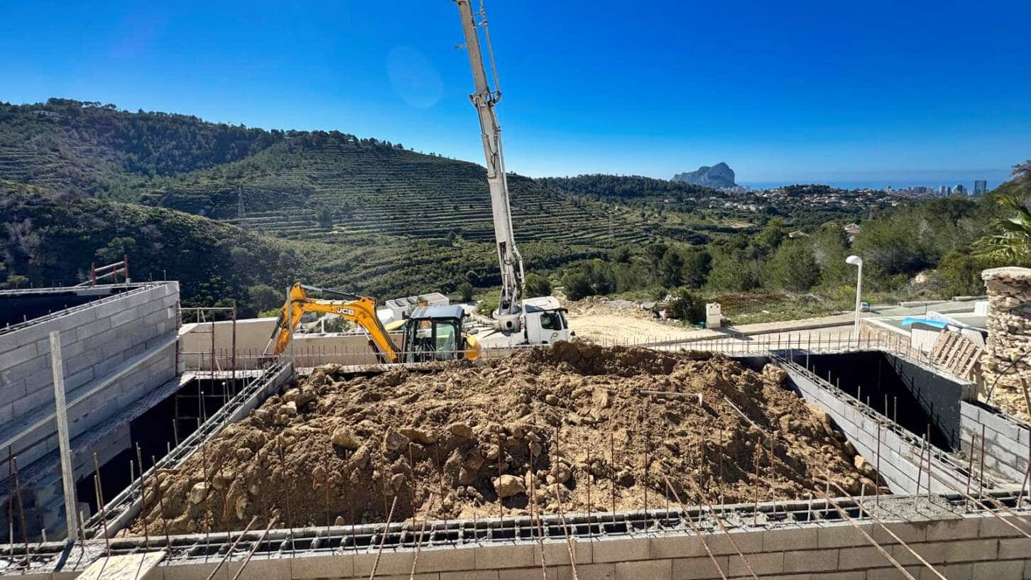 4 makuuhuone Huvila myytävänä paikassa Calpe / Calp mukana uima-altaan 
autotalli - 1 750 000 € (Ref: 8928526)