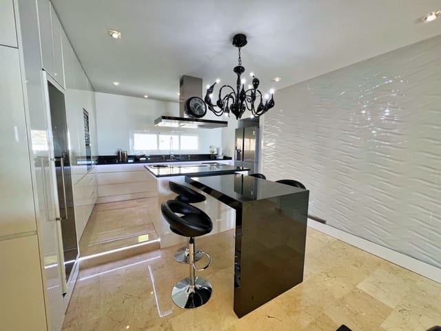 4 soveværelse Lejlighed til salg i Altea med swimmingpool garage - € 750.000 (Ref: 8928531)