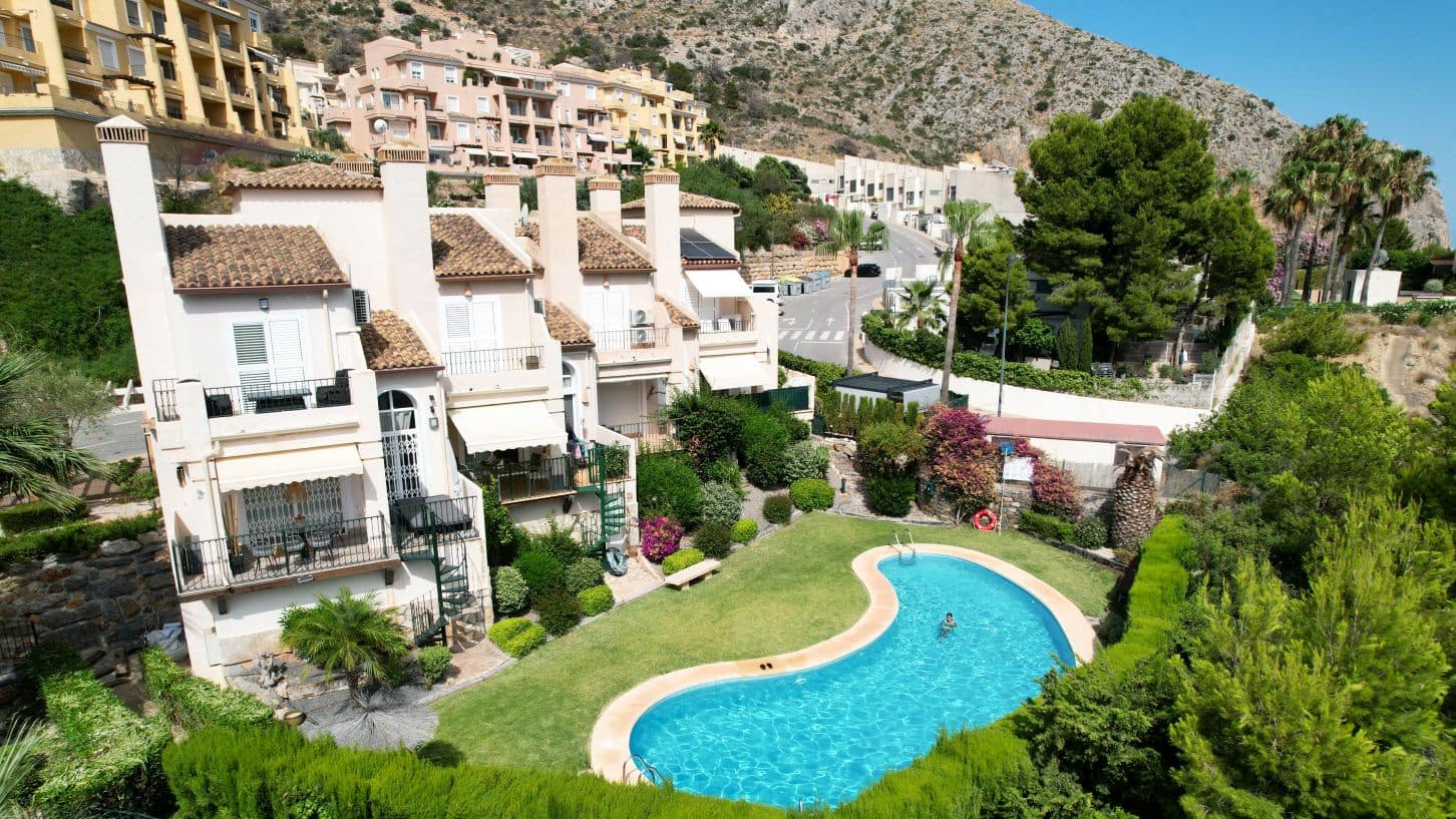 3 soveværelse Byhus til salg i Altea med swimmingpool garage - € 365.000 (Ref: 8966695)