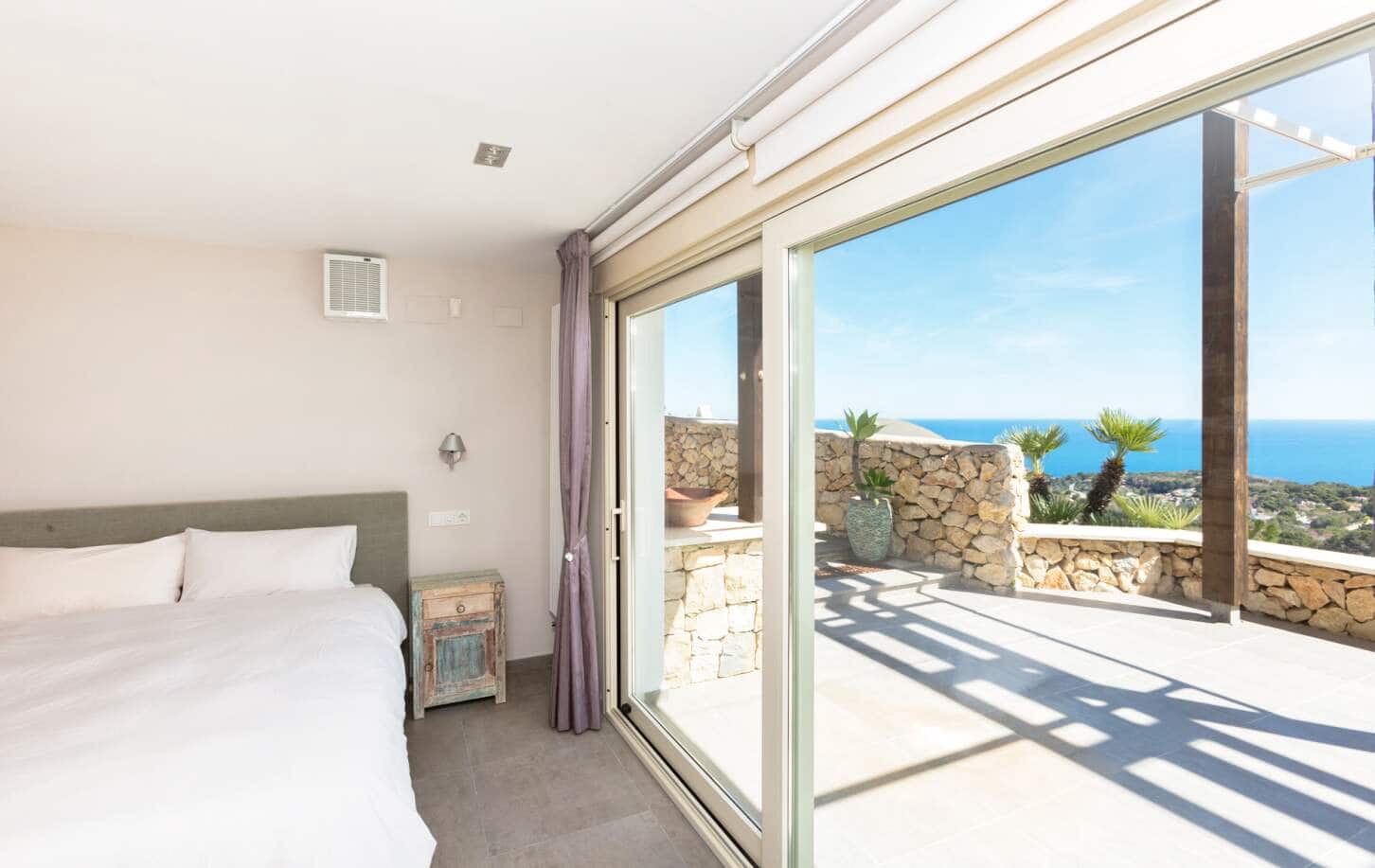 4 bedroom Villa for sale in Benissa with pool garage - € 1,750,000 (Ref: 9000344)