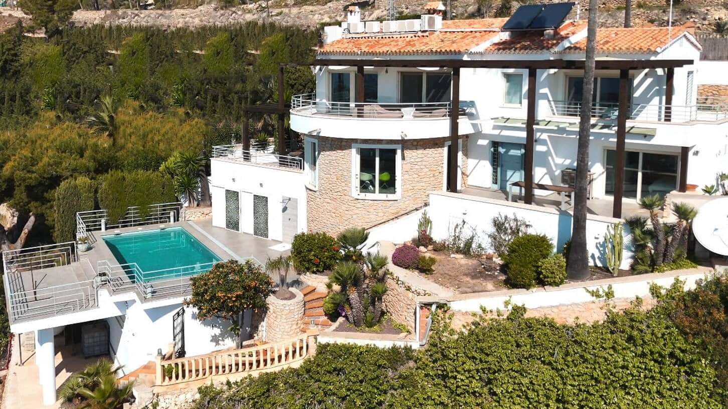 4 bedroom Villa for sale in Benissa with pool garage - € 1,750,000 (Ref: 9000344)